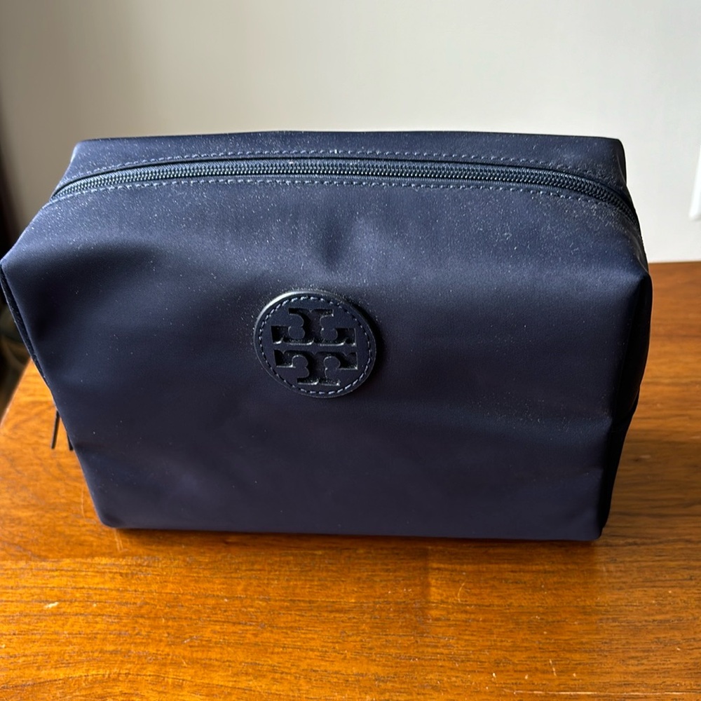 Tory Burch makeup case NWT navy blue